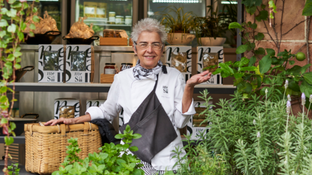 A chef Ana Soares, que recebe o público no restaurante do Mesa 3 Pastifício | Foto: Divulgação