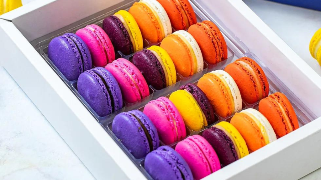 Foto dos macarons sortidos da Zulcare, disponíveis no novo café | Foto: Divulgação