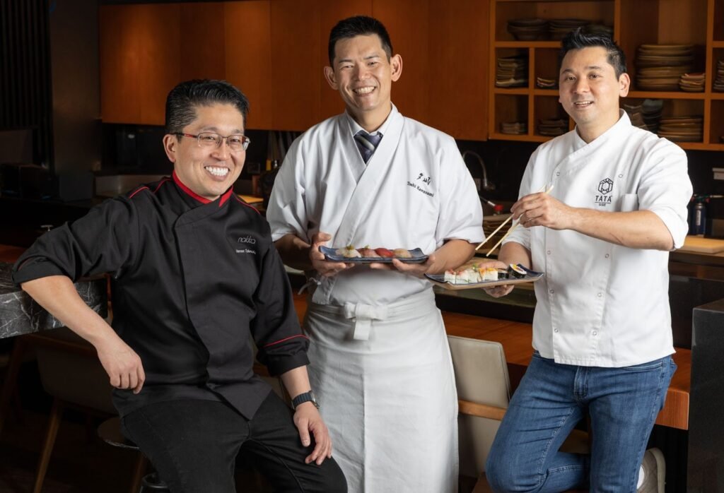 Chefs Hermes Takeda, Toshi Kawanami e Fabio Shiguematsu comandam o jantar | Foto: Leo Martins