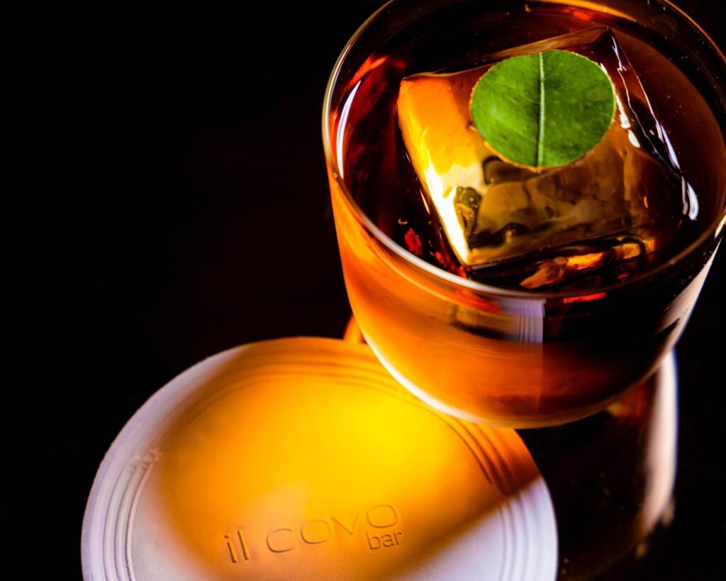 Whisky Wild Turkey e Maker’s Mark são alguns dos rótulos da celebração no Il Covo | Foto: Helena de Castro