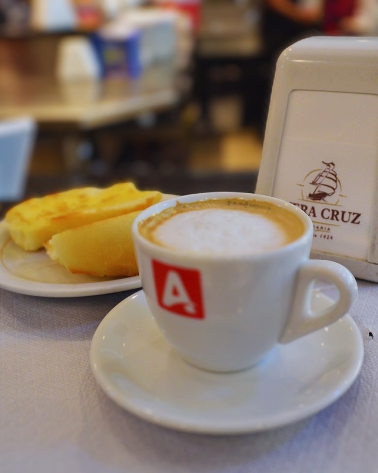 Confeitaria Vera Cruz, centenária no Tatuapé levou como o melhor café | Foto: Instagram @confeitariaveracruz